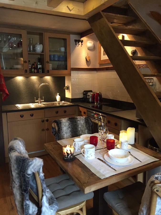 Appartamento Duplex En Vieux Bois Hyper Centre Chamonix Esterno foto